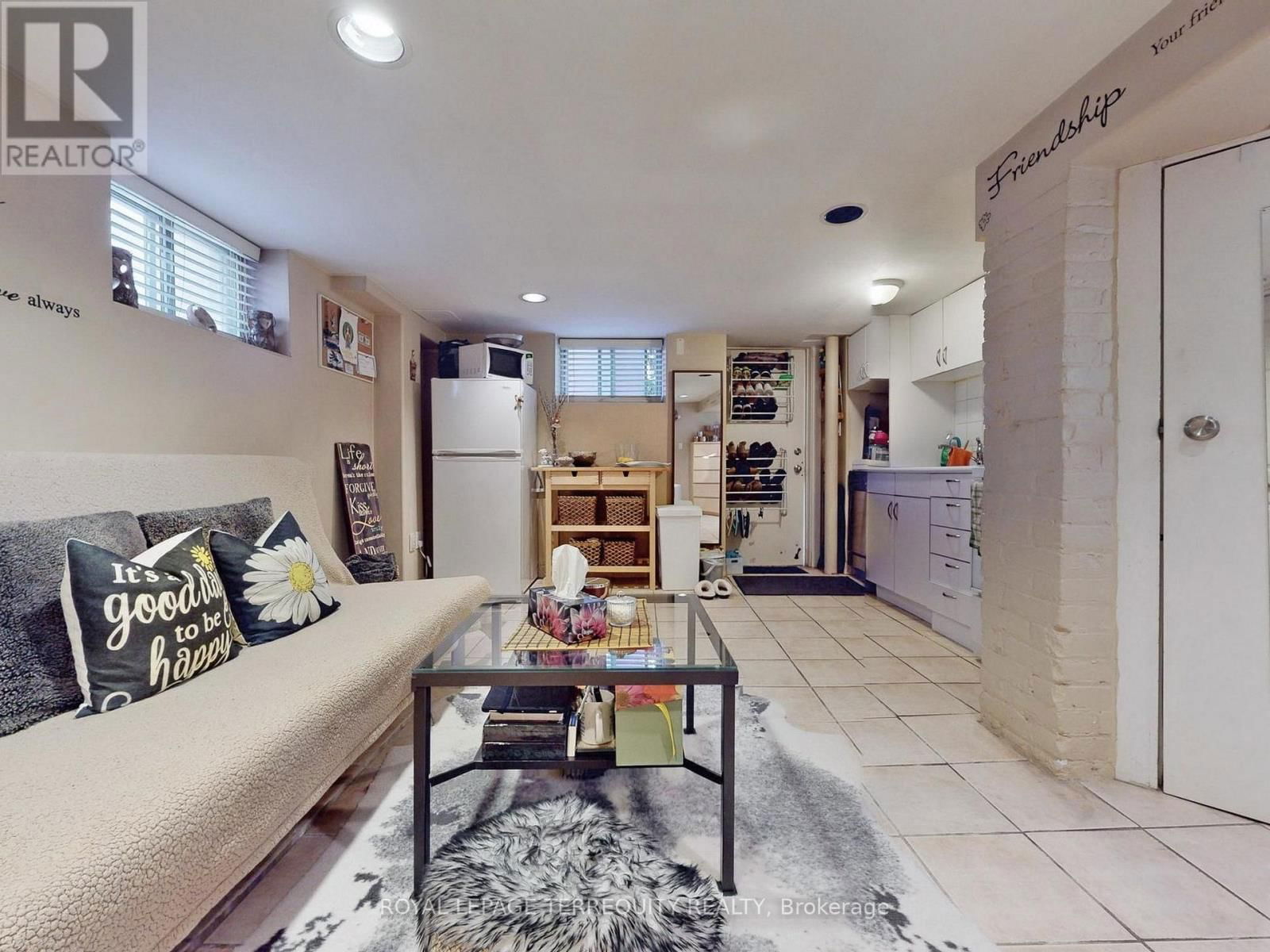197 PARK LAWN ROAD Image 27
