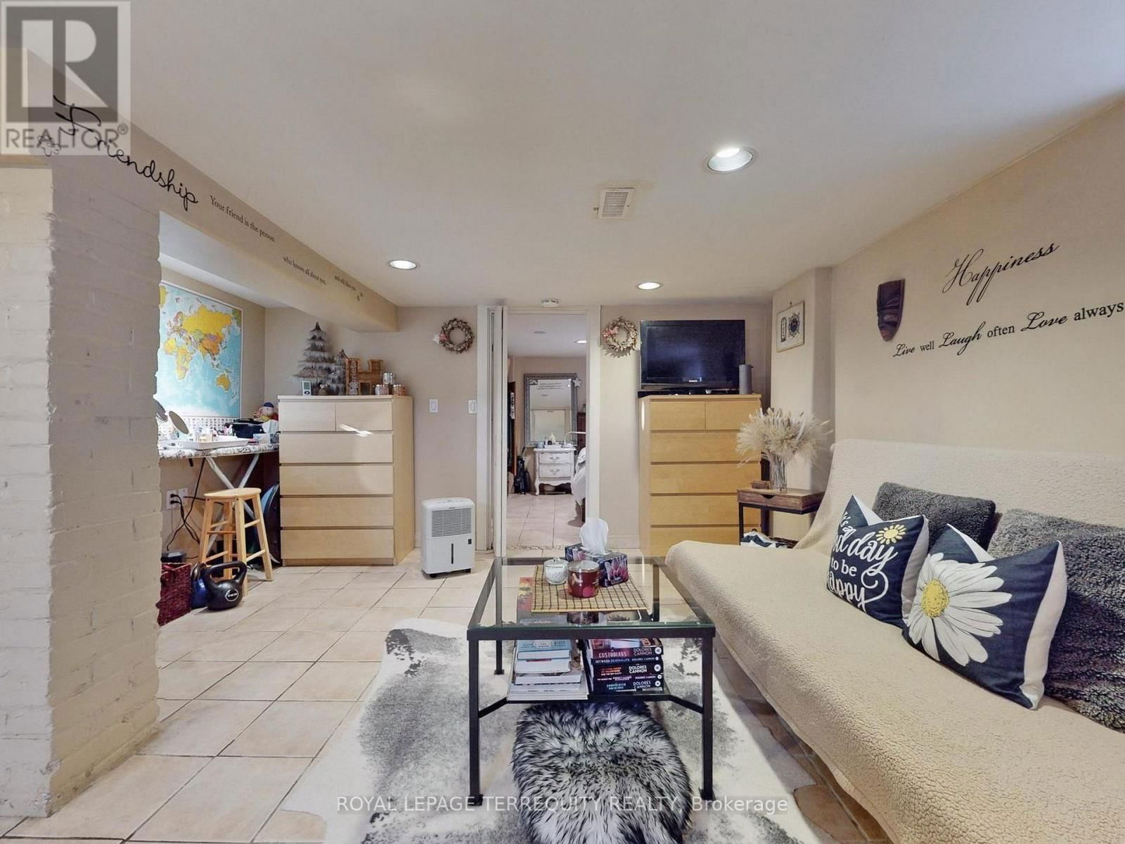 197 PARK LAWN ROAD Image 28