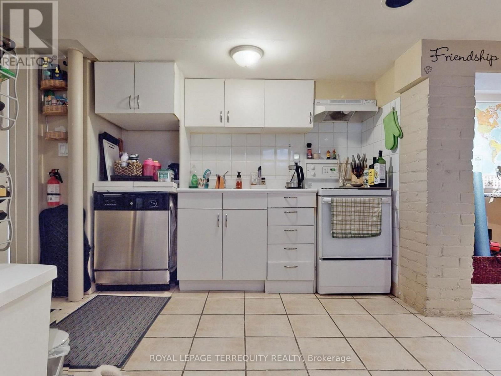 197 PARK LAWN ROAD Image 29