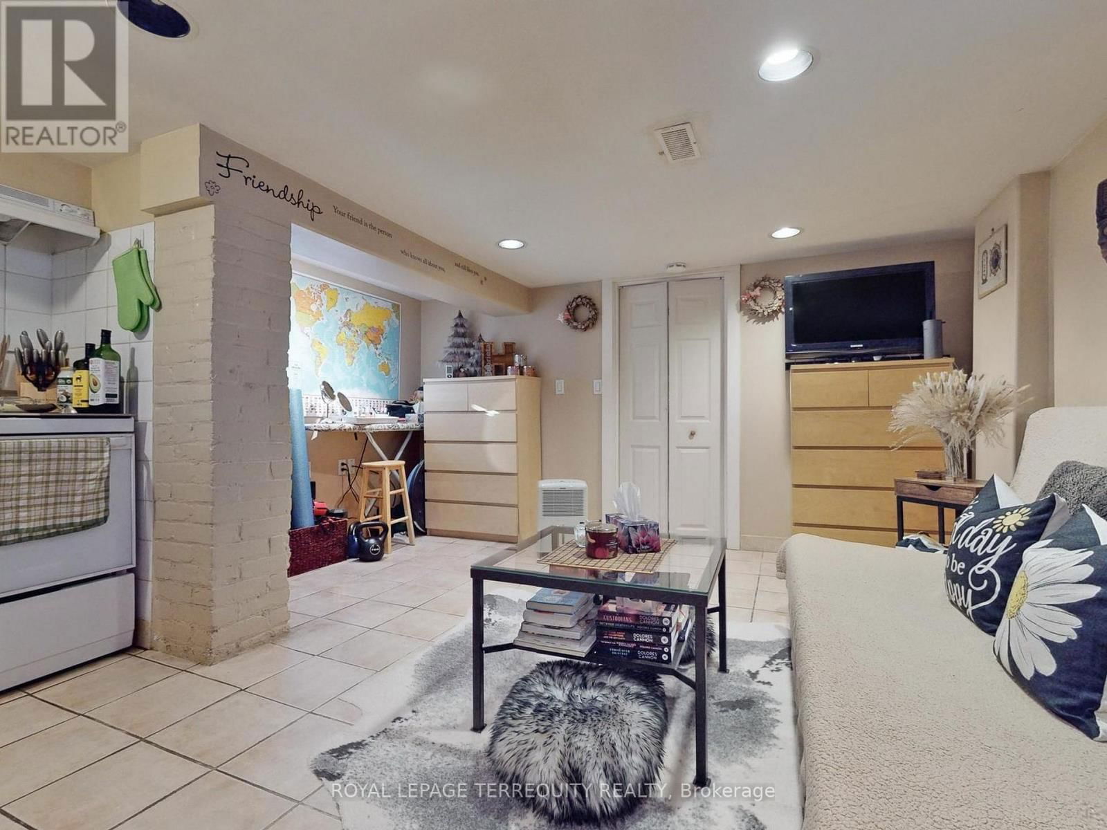197 PARK LAWN ROAD Image 30