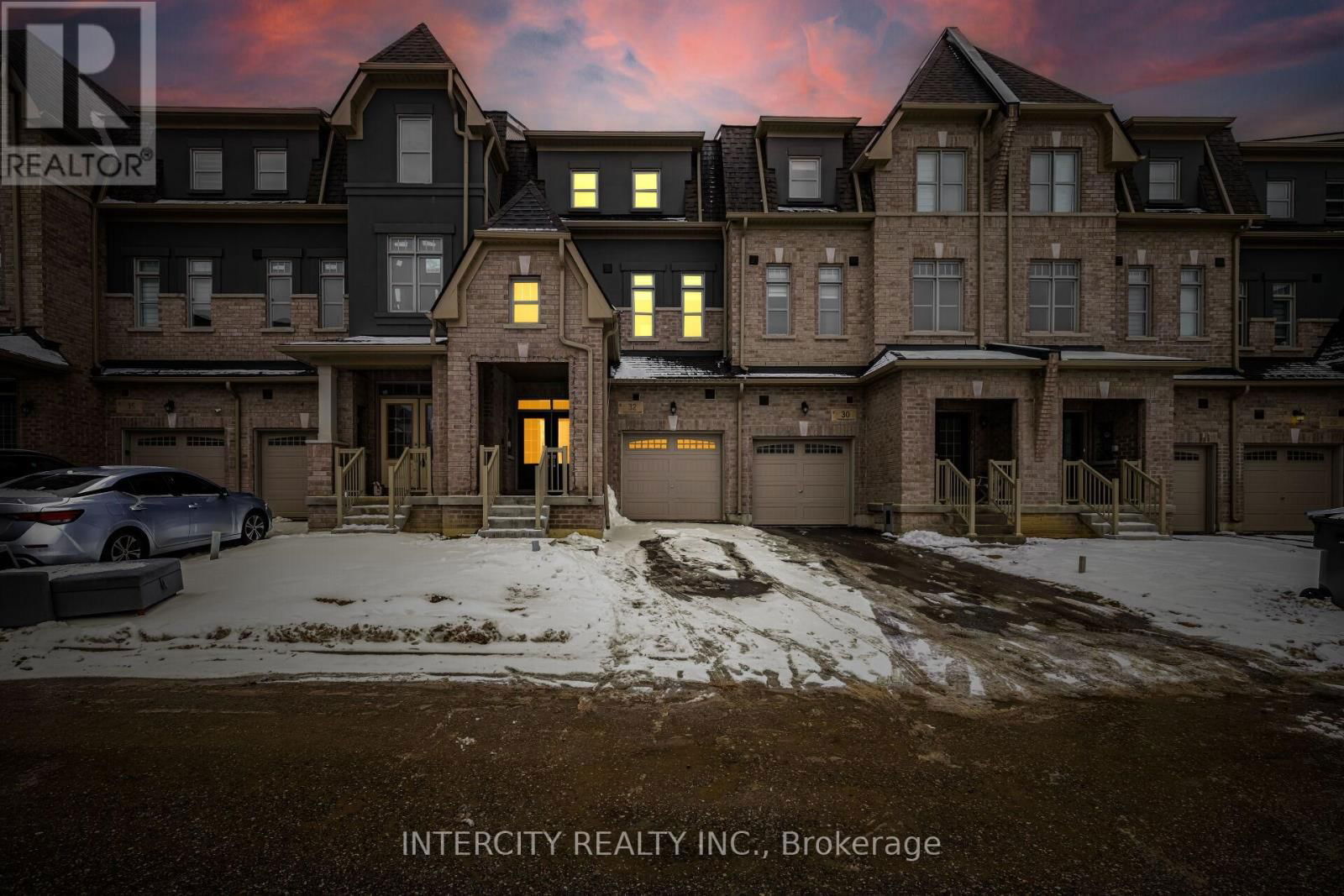 32 FOXSPARROW ROAD Image 1