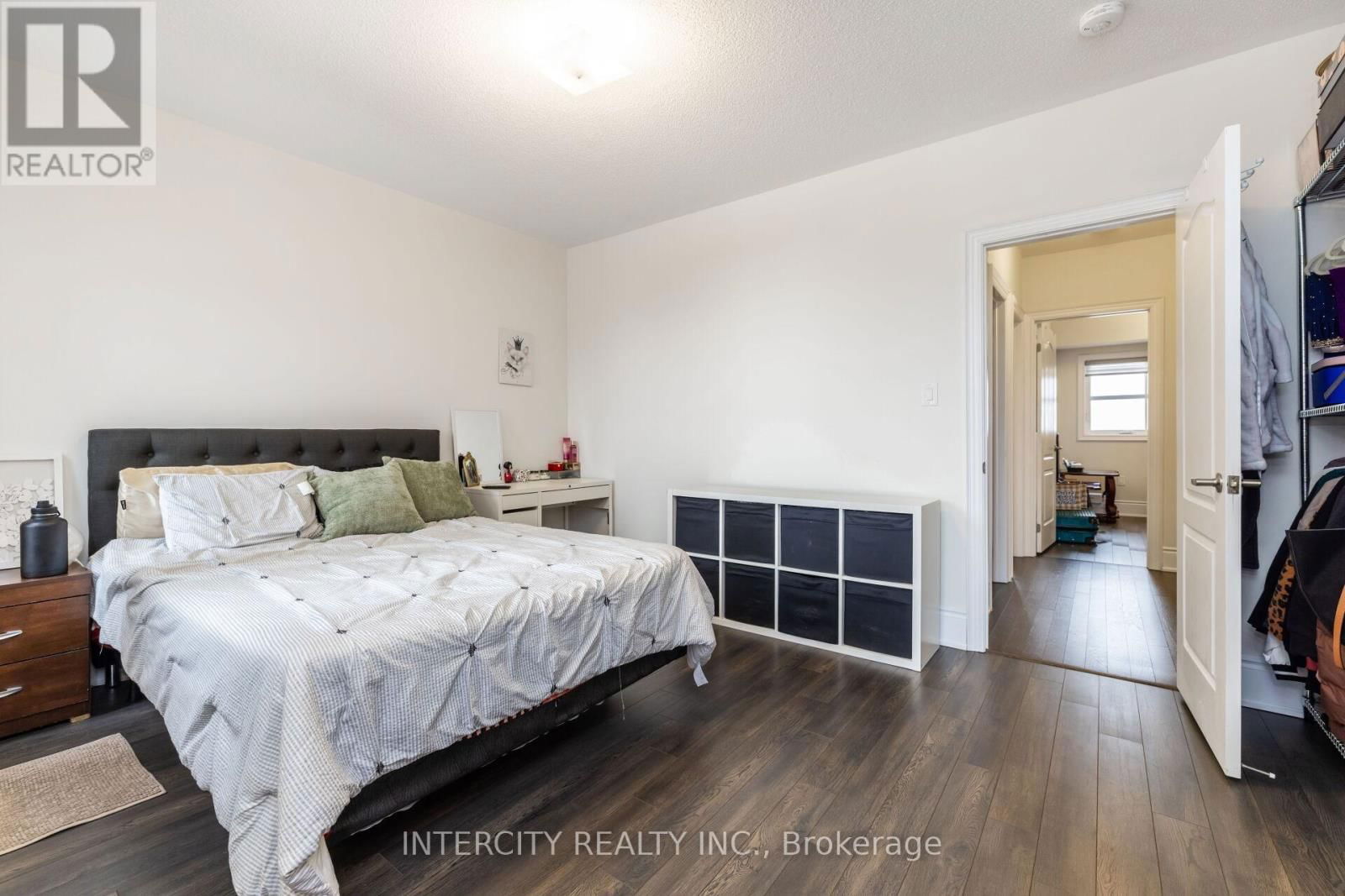 32 FOXSPARROW ROAD Image 16