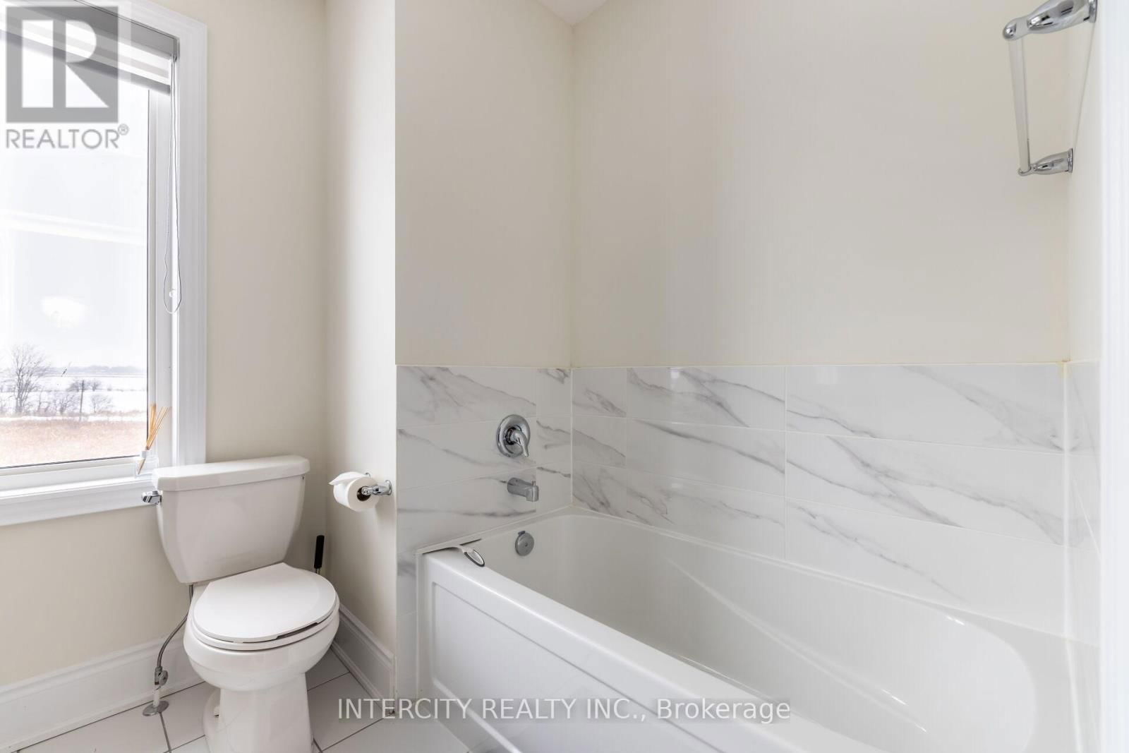 32 FOXSPARROW ROAD Image 17