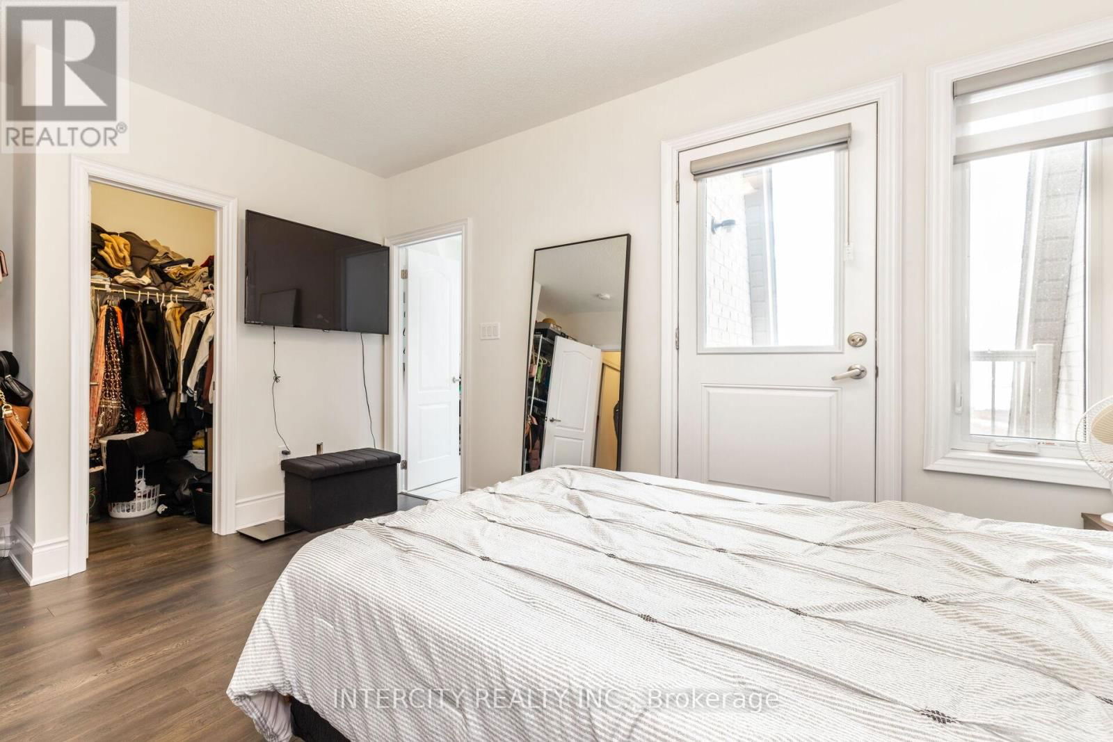 32 FOXSPARROW ROAD Image 18