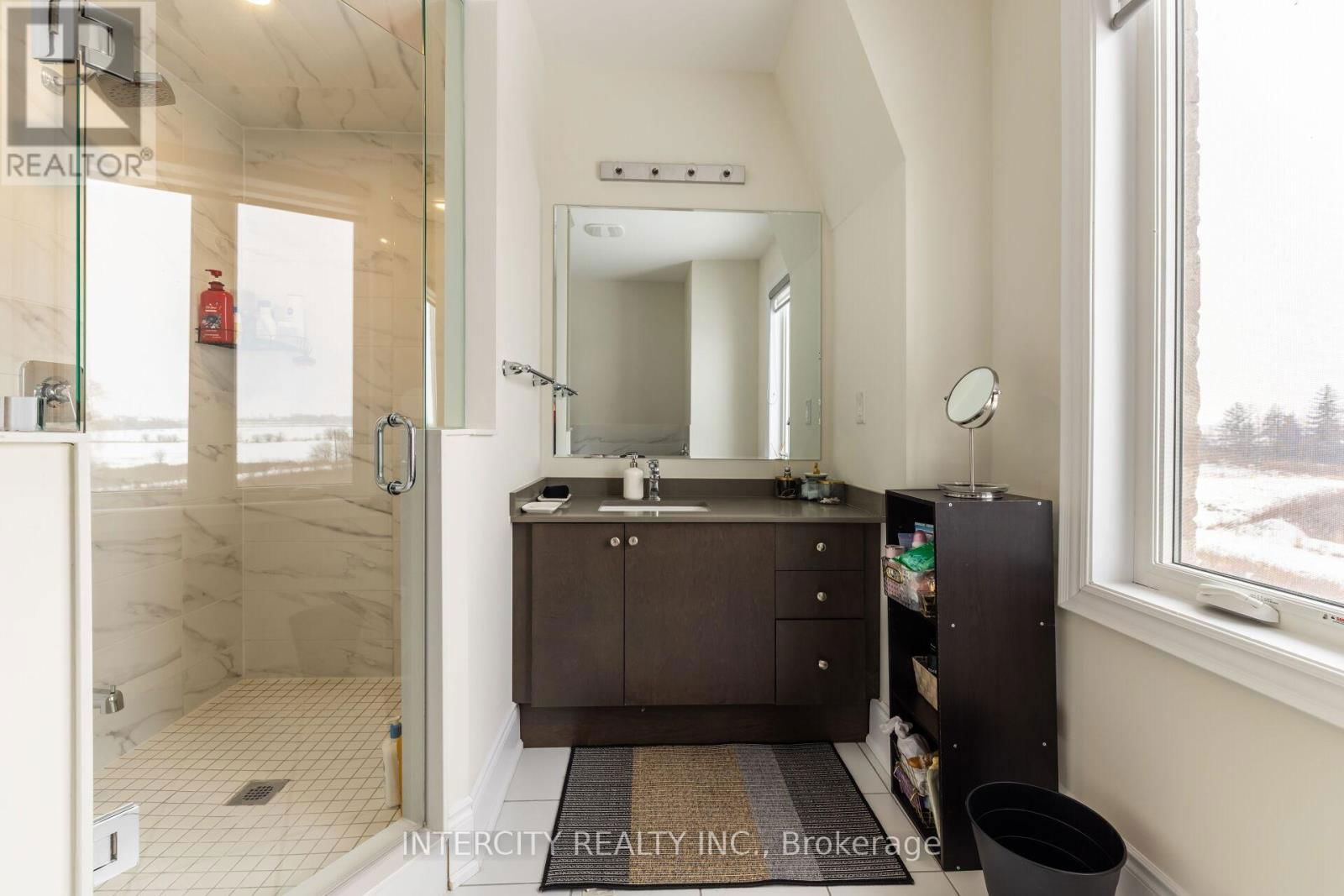 32 FOXSPARROW ROAD Image 19