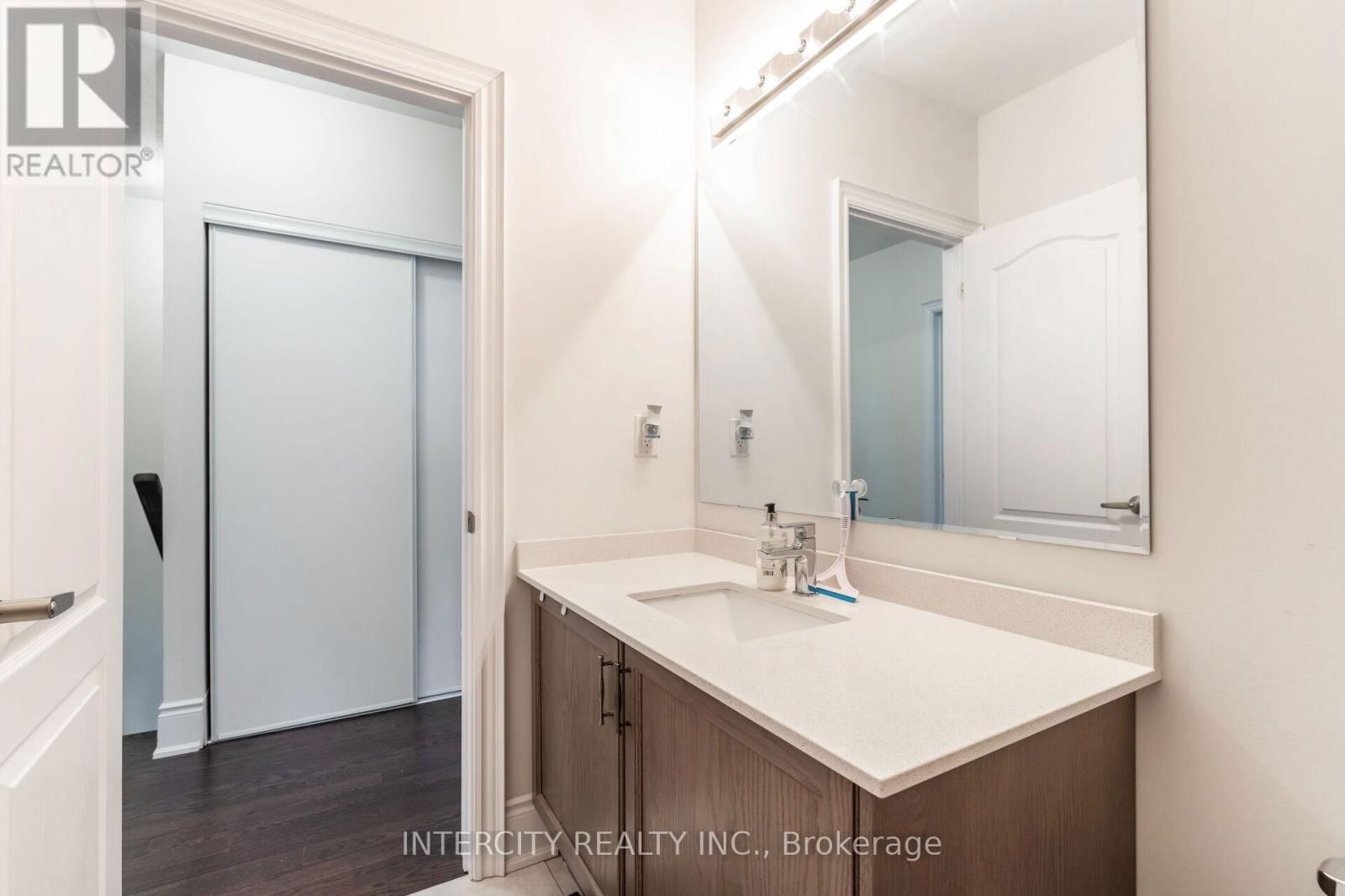 32 FOXSPARROW ROAD Image 25