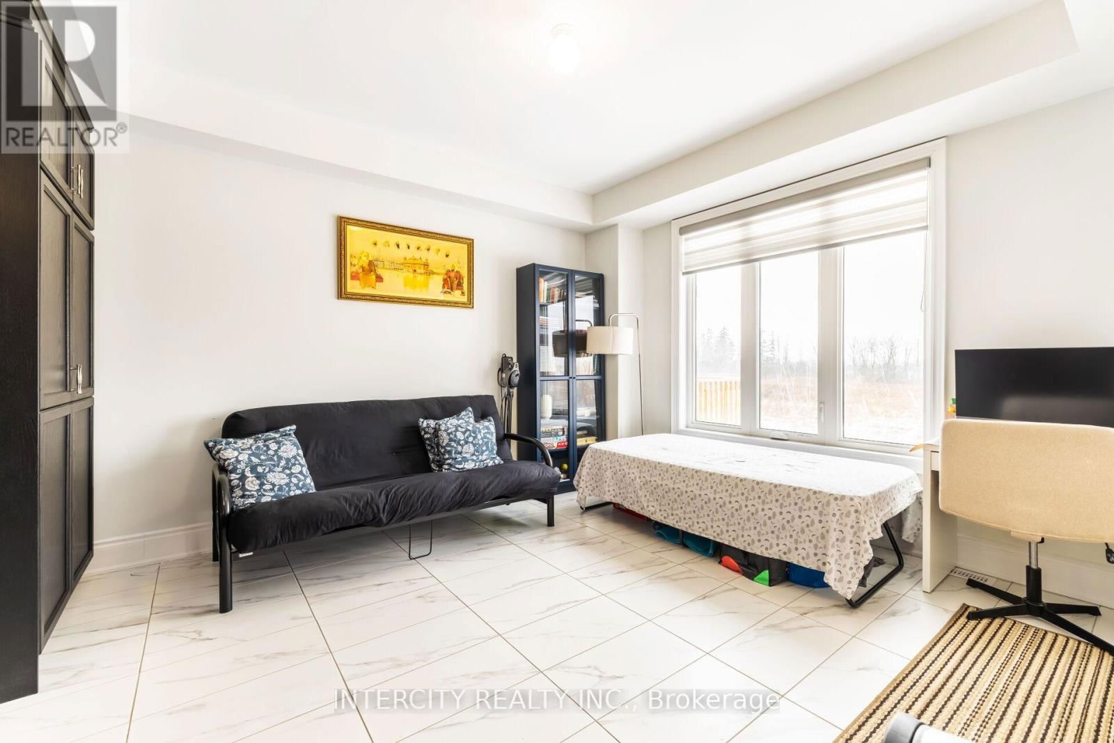 32 FOXSPARROW ROAD Image 28