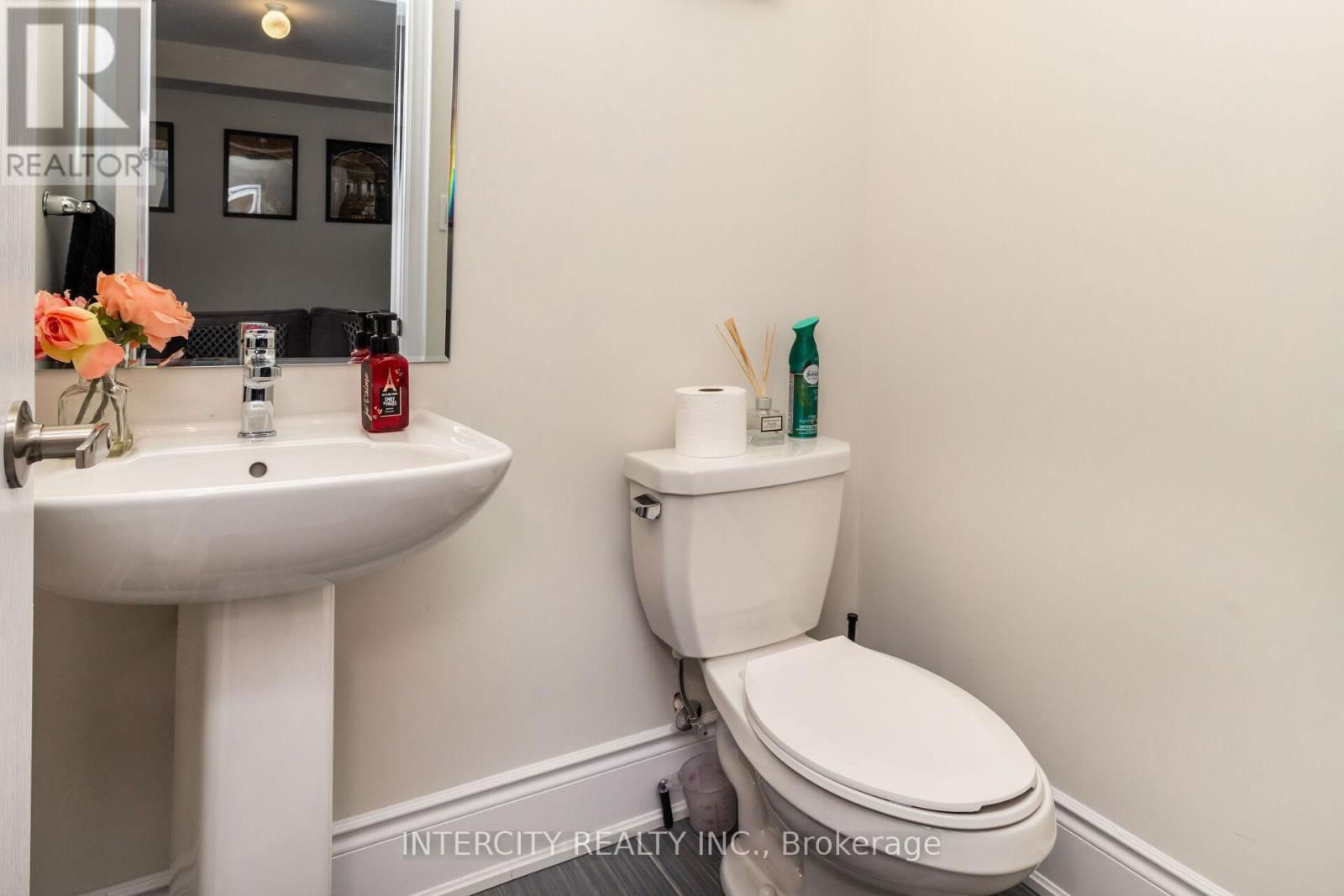 32 FOXSPARROW ROAD Image 29
