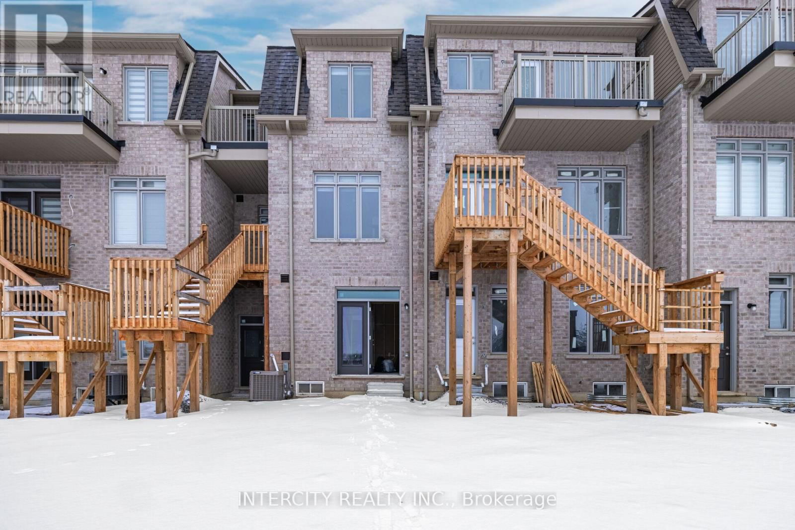 32 FOXSPARROW ROAD Image 32