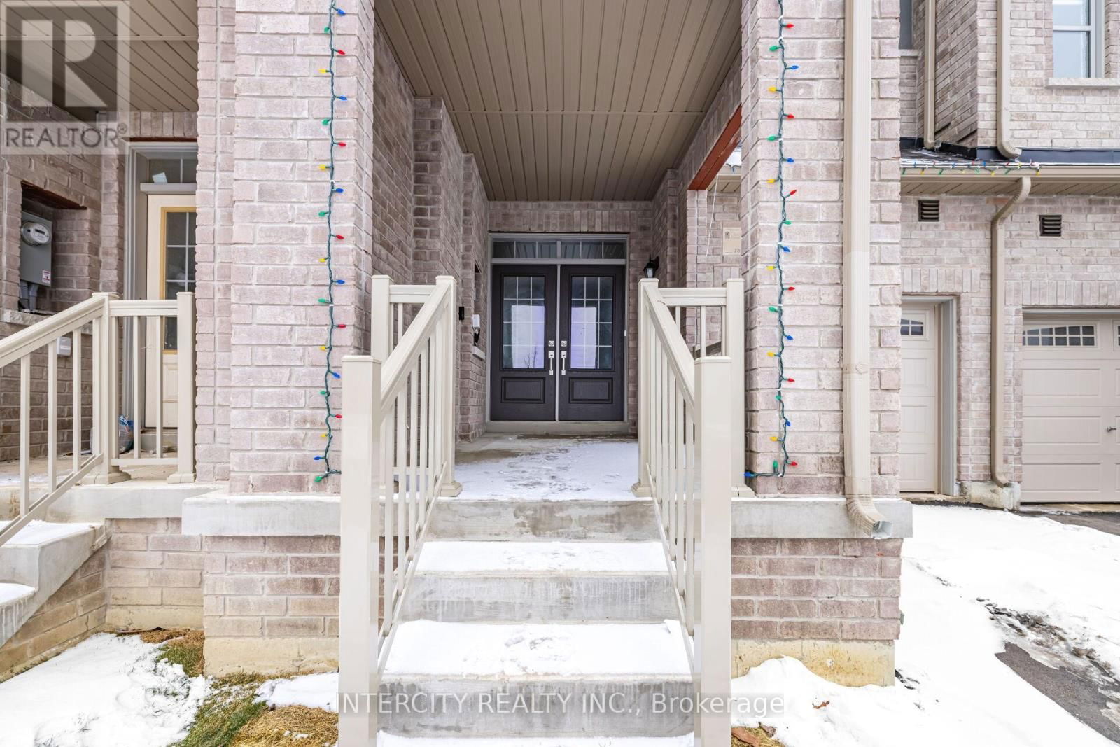 32 FOXSPARROW ROAD Image 4