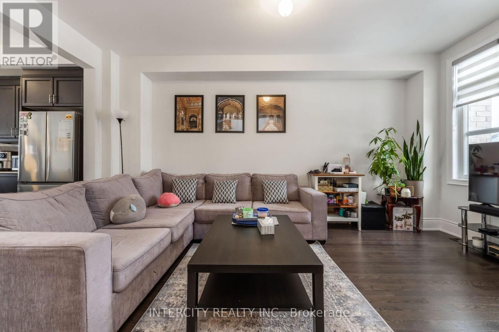 32 FOXSPARROW ROAD Image 7