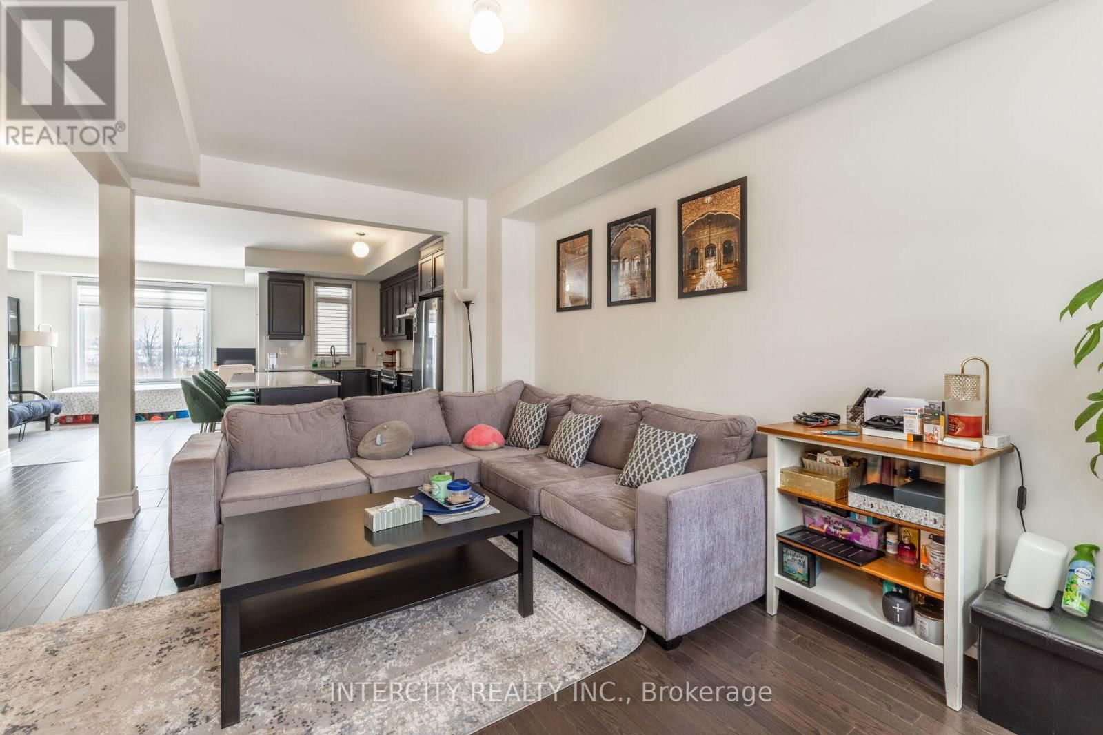 32 FOXSPARROW ROAD Image 9