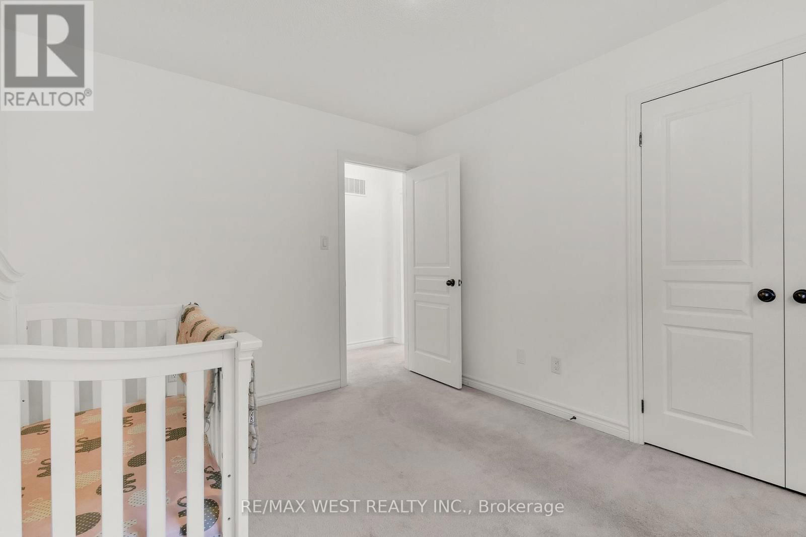 84 LONE ROCK CIRCLE Image 29