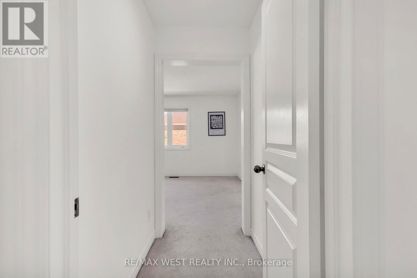 84 LONE ROCK CIRCLE Image 30