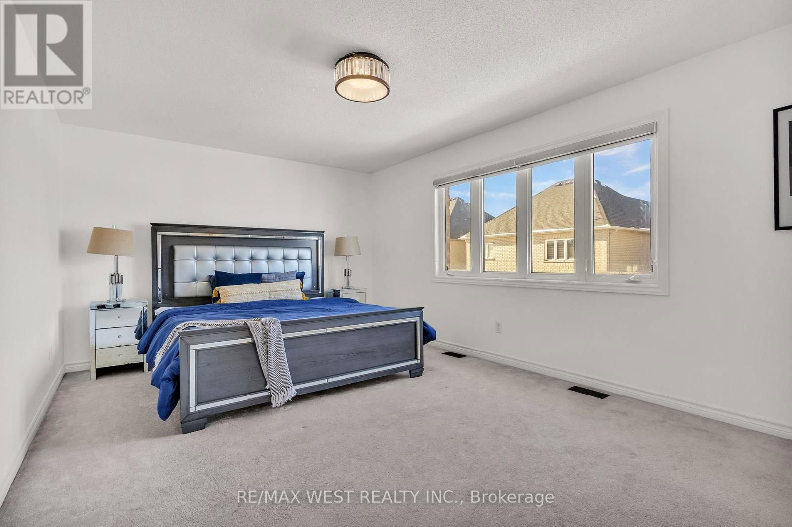 84 LONE ROCK CIRCLE Image 31