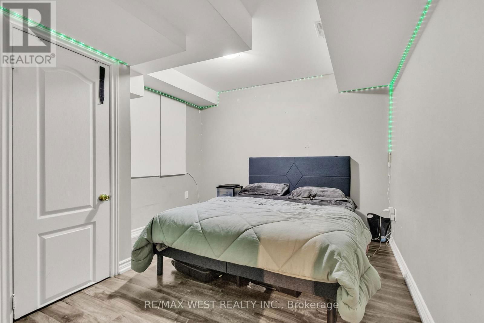 84 LONE ROCK CIRCLE Image 38