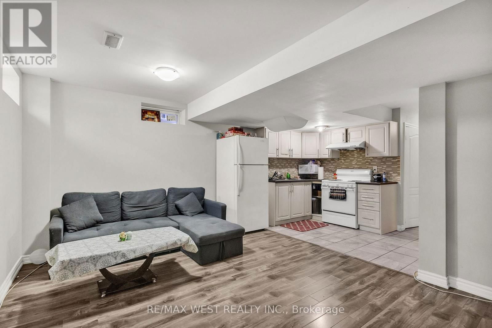 84 LONE ROCK CIRCLE Image 43