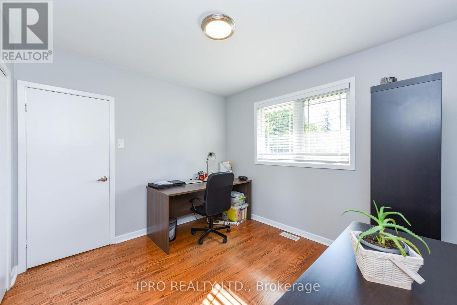 404 CLAIRCREST AVENUE Image 15
