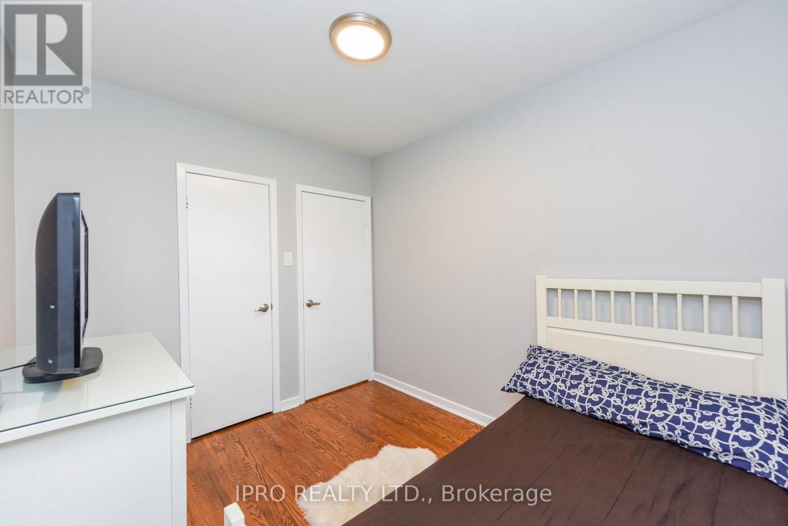 404 CLAIRCREST AVENUE Image 19