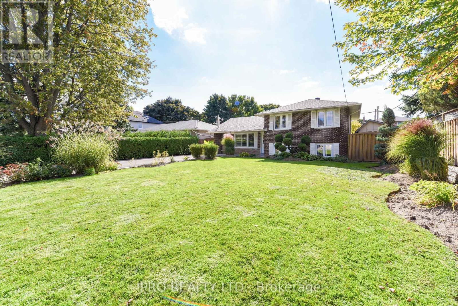 404 CLAIRCREST AVENUE Image 2