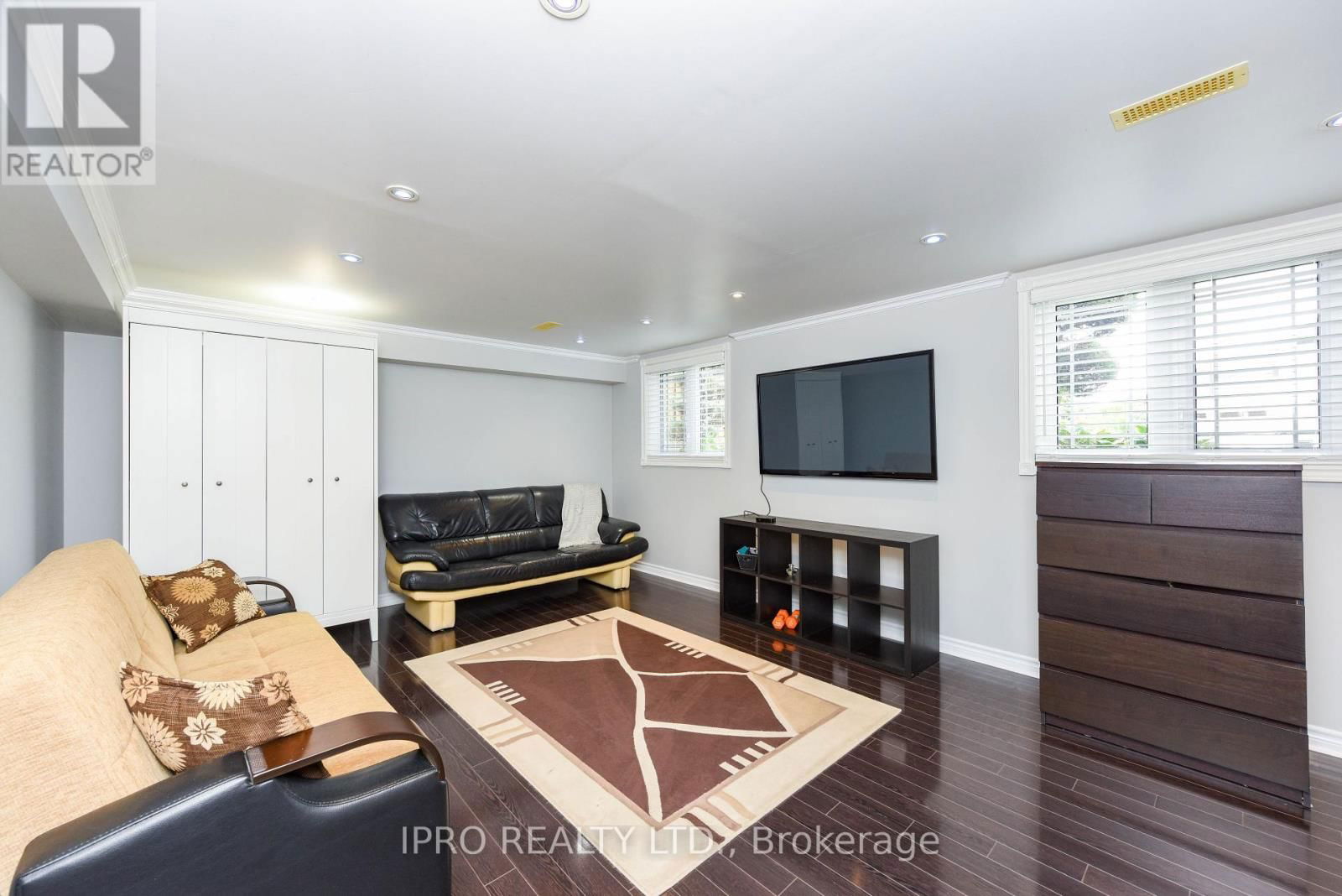 404 CLAIRCREST AVENUE Image 20