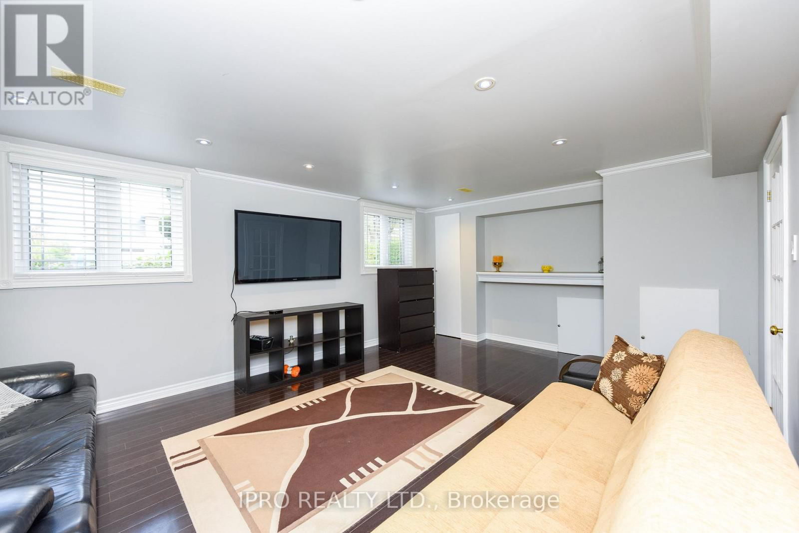 404 CLAIRCREST AVENUE Image 21