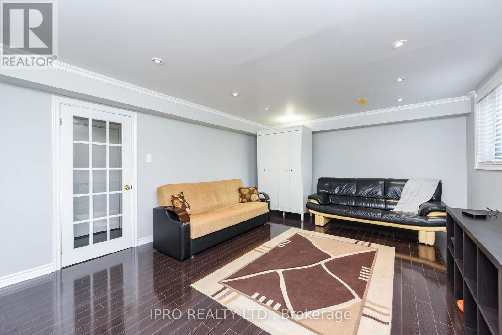 404 CLAIRCREST AVENUE Image 22
