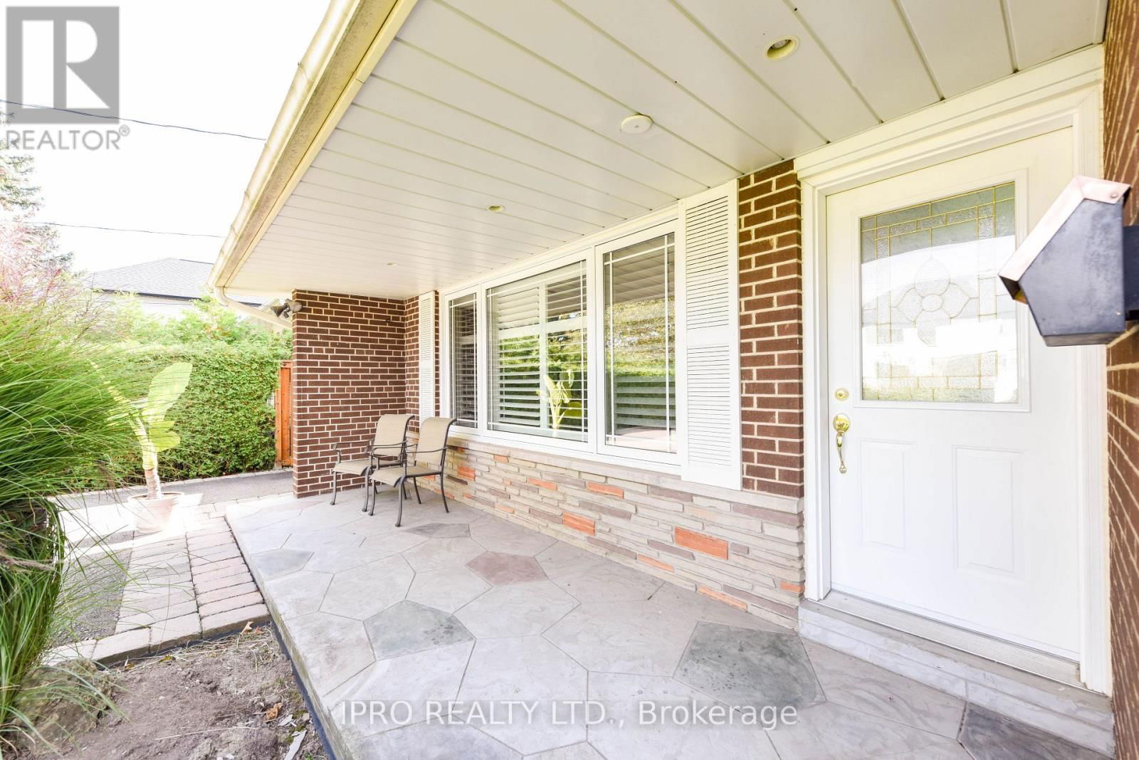 404 CLAIRCREST AVENUE Image 4