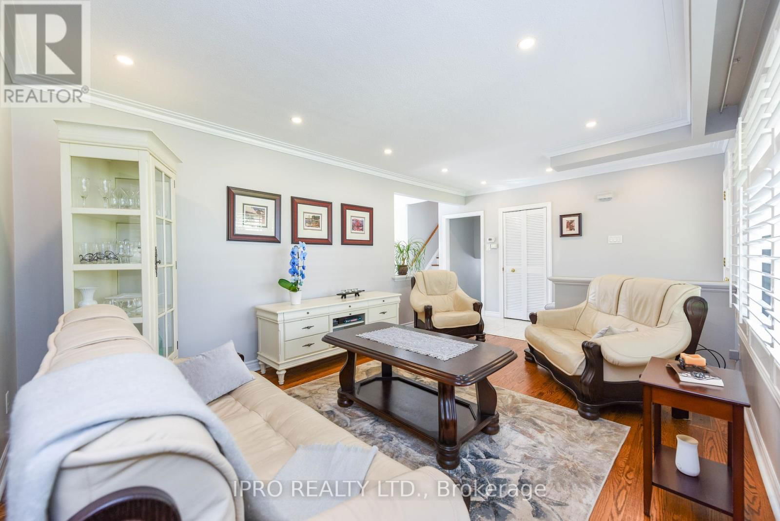 404 CLAIRCREST AVENUE Image 7
