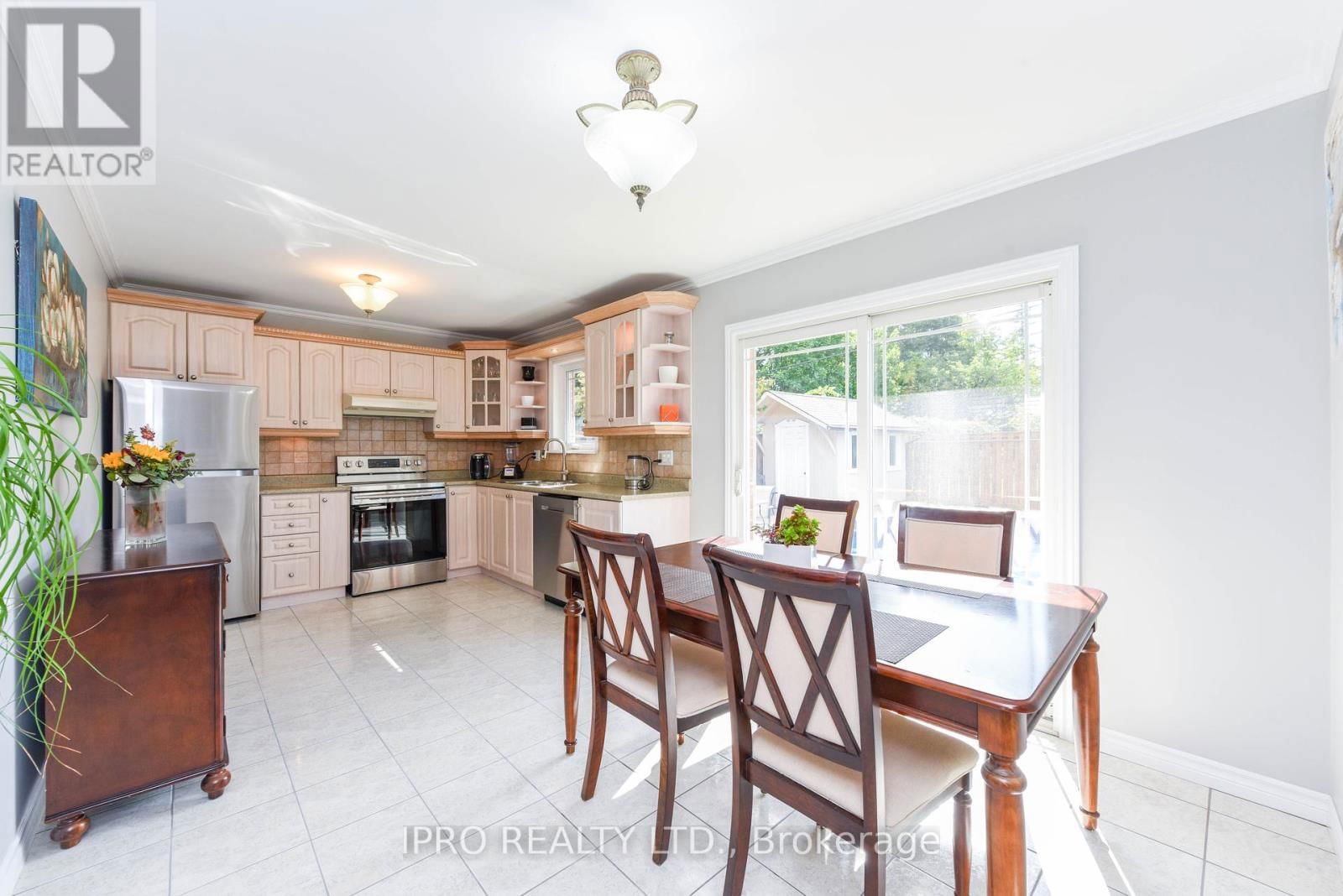 404 CLAIRCREST AVENUE Image 8