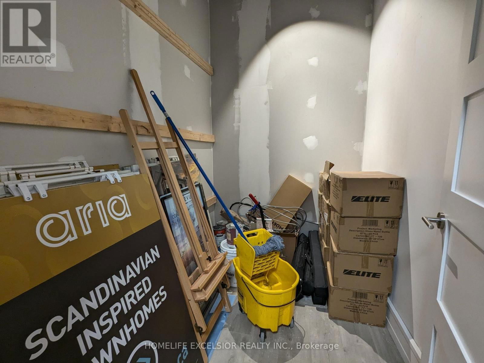 1/1A - 1528 DUNDAS STREET WEST Image 31