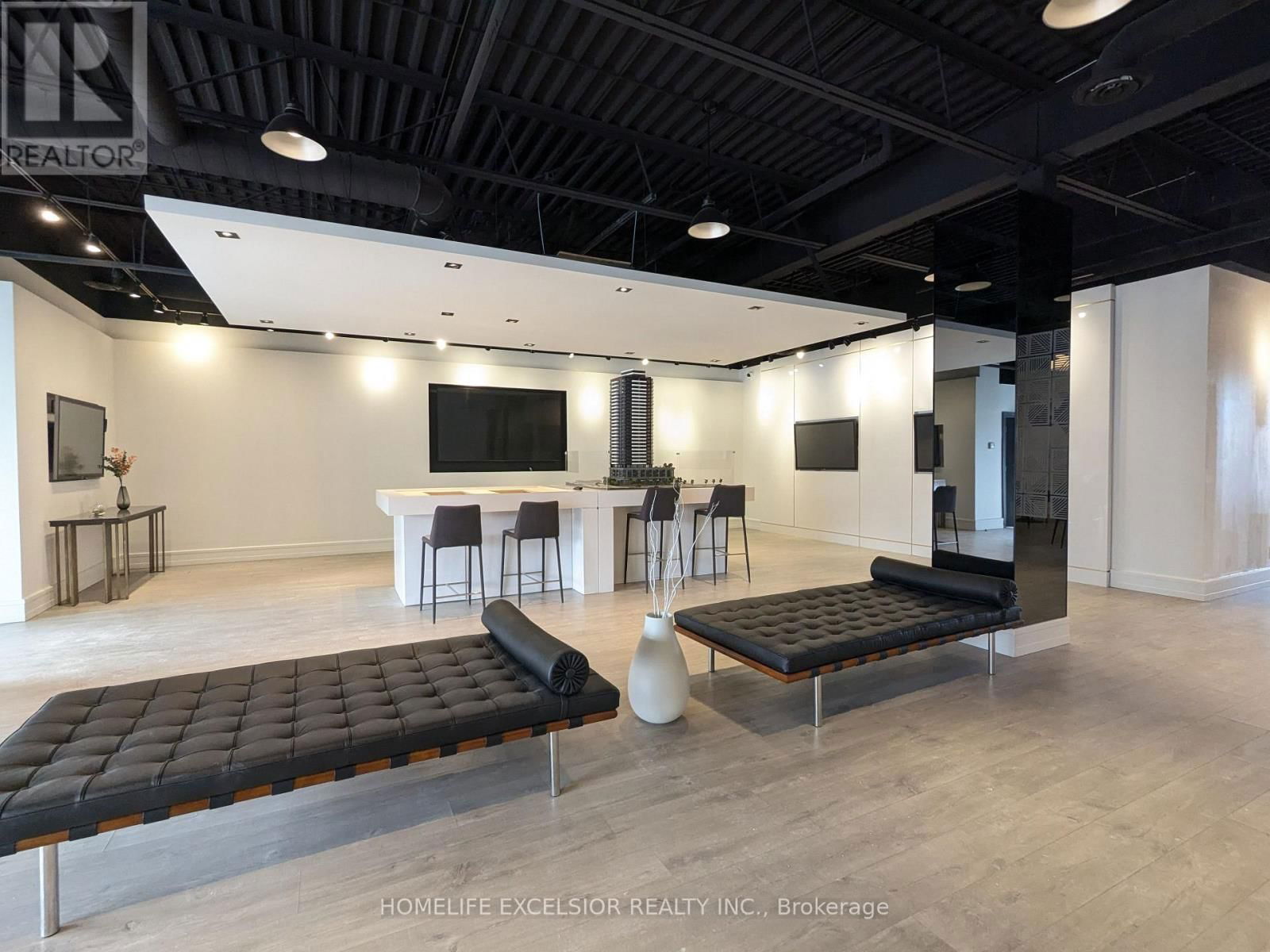 1/1A - 1528 DUNDAS STREET WEST Image 9