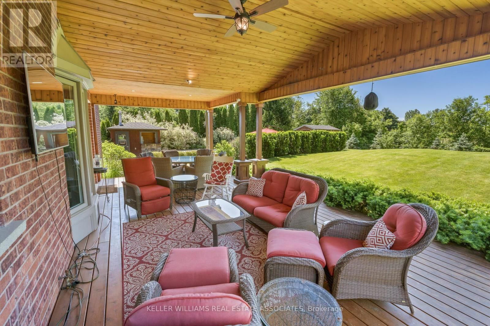 17 OAK RIDGE DRIVE Image 32