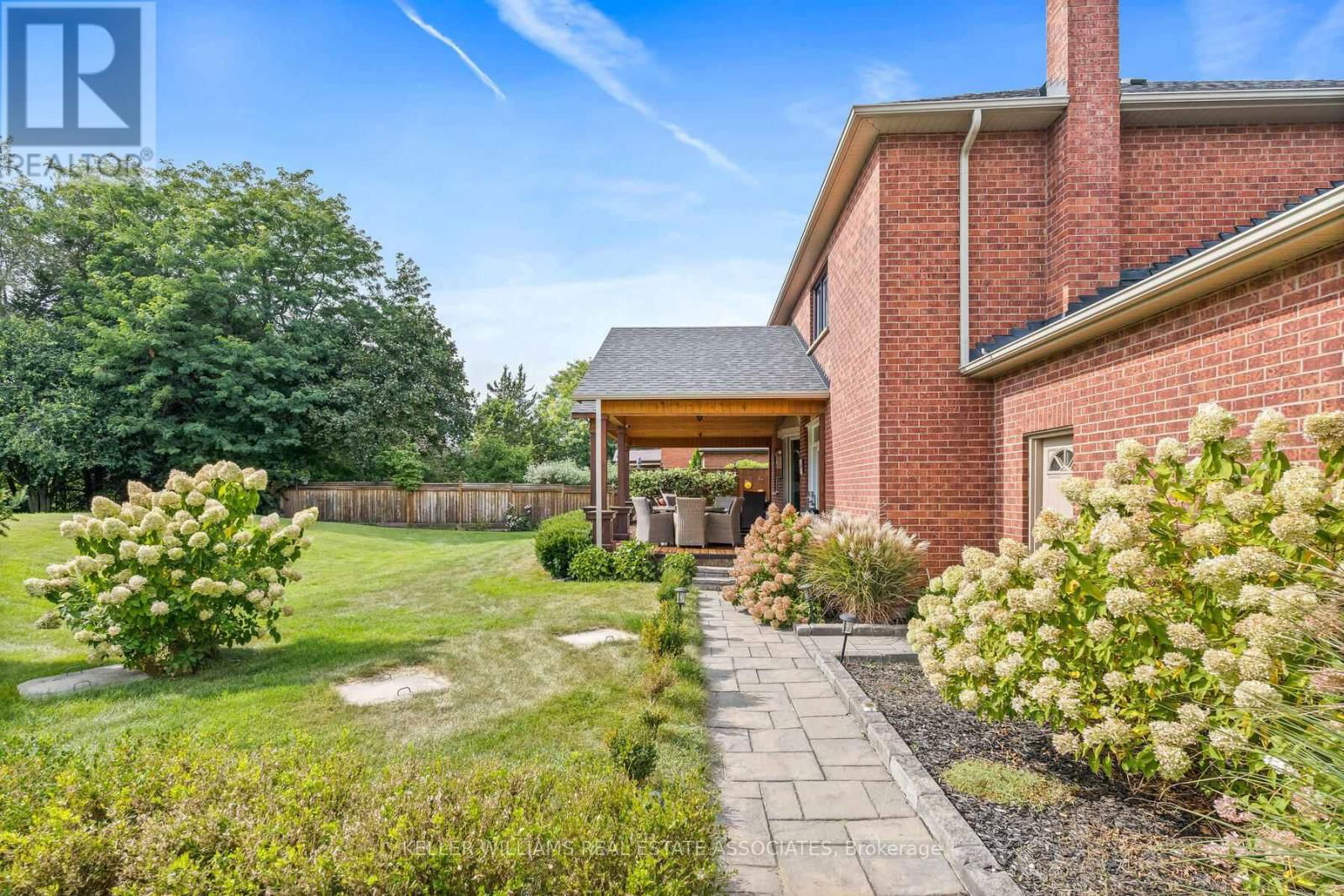 17 OAK RIDGE DRIVE Image 33