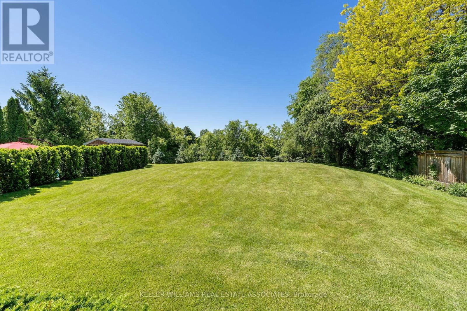 17 OAK RIDGE DRIVE Image 39