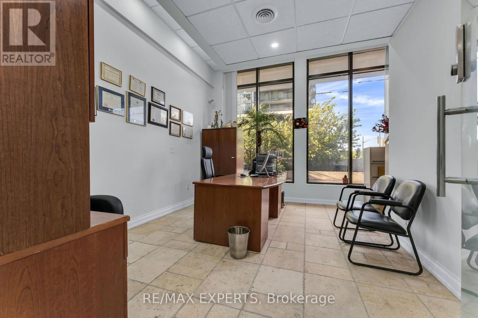 108 - 1 DE BOERS DRIVE Image 12