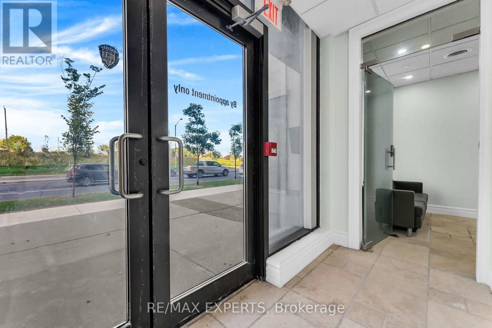 108 - 1 DE BOERS DRIVE Image 3