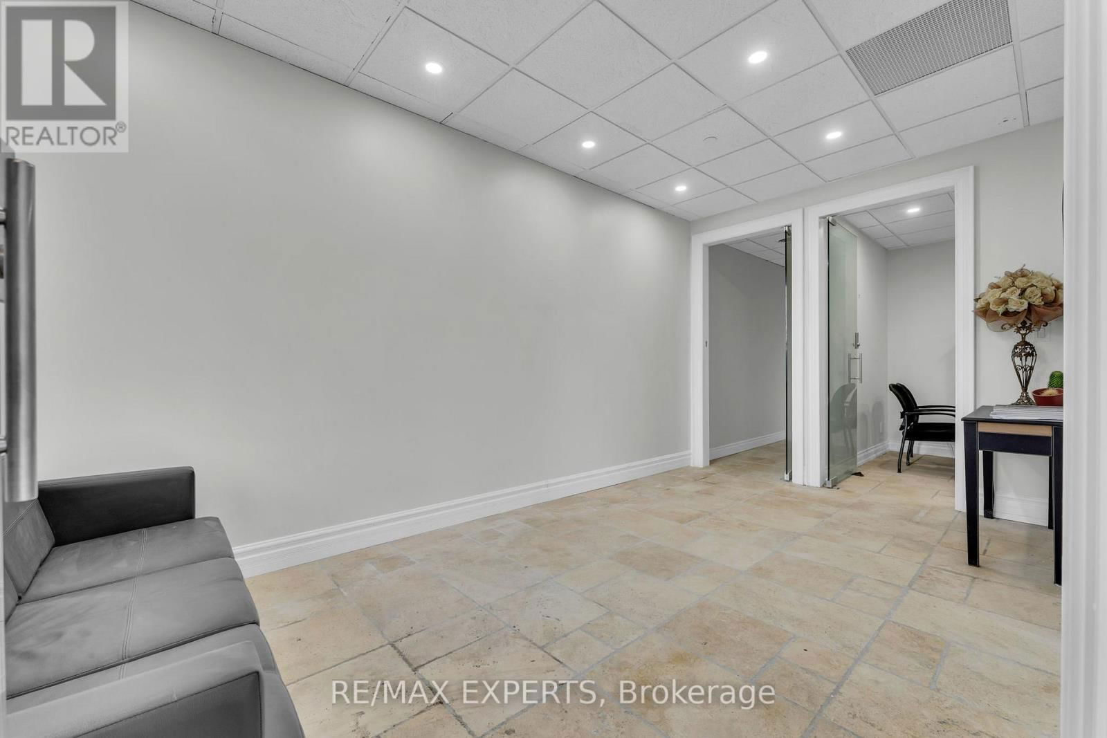 108 - 1 DE BOERS DRIVE Image 7