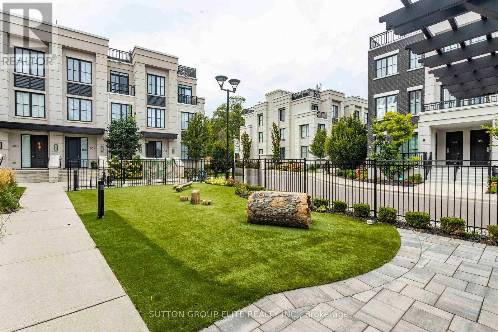 220 - 652 CRICKLEWOOD DRIVE Image 3