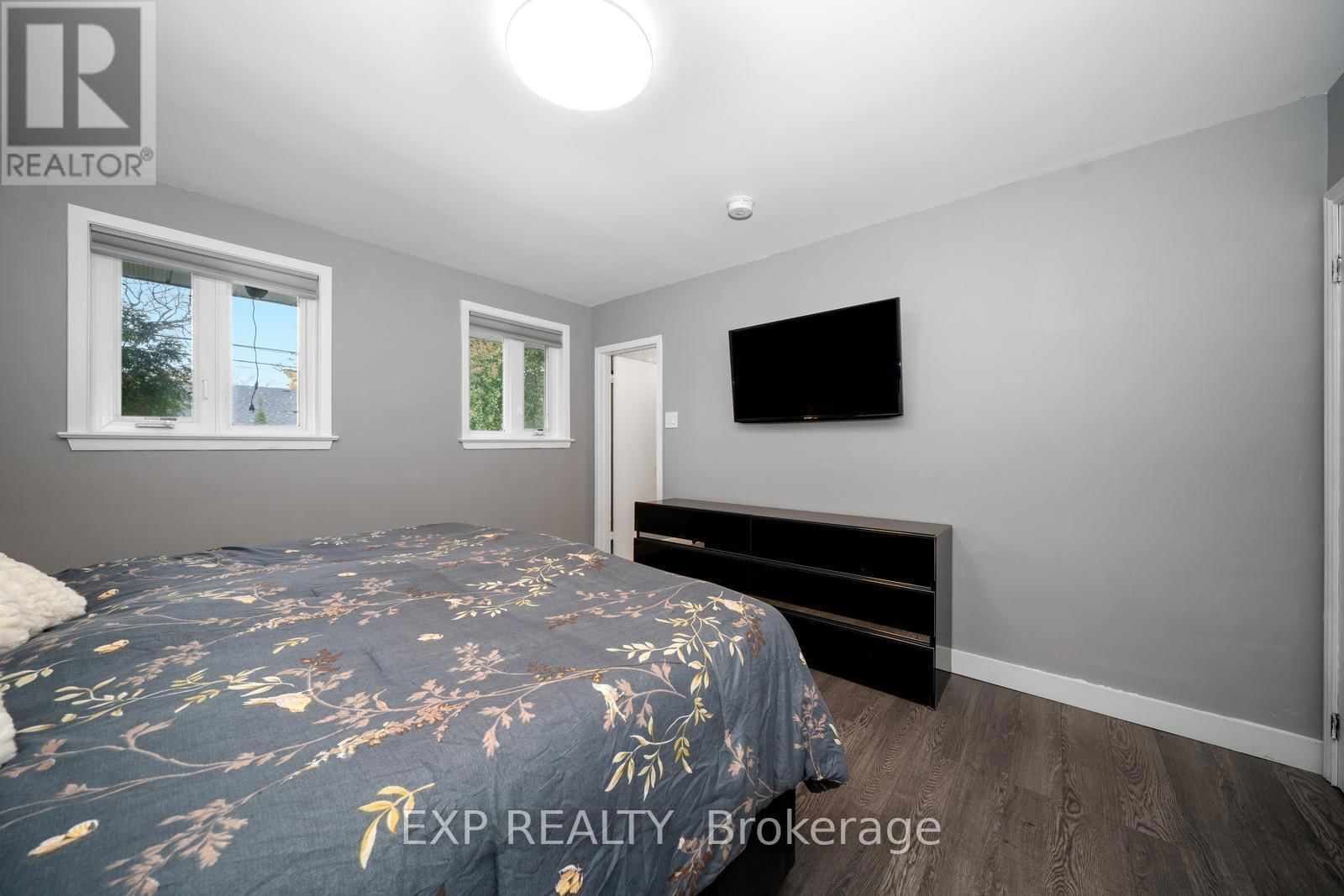 215 MILL ROAD Image 17