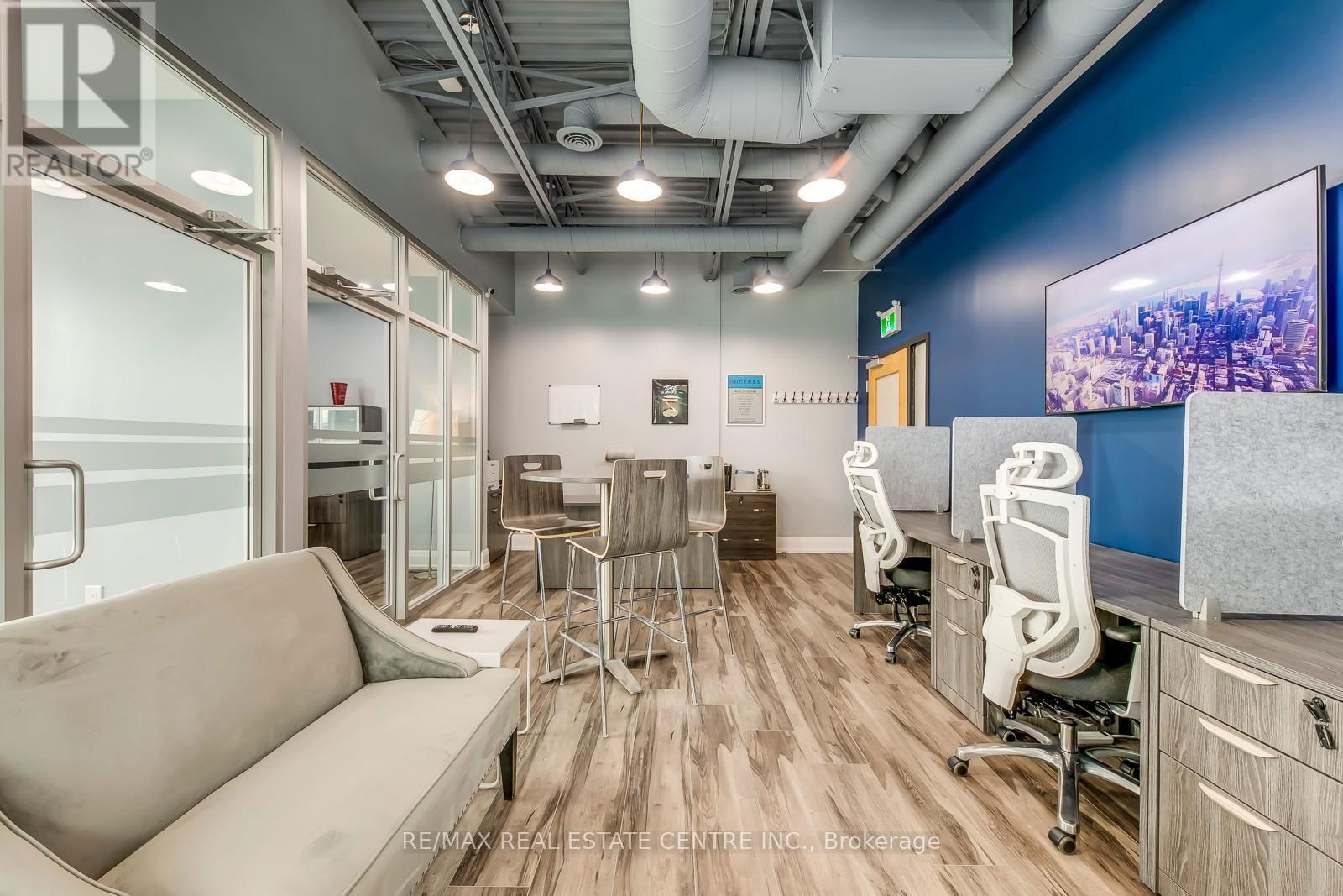 211 - 3475 REBECCA STREET Image 14