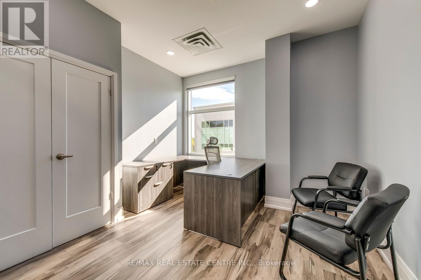 211 - 3475 REBECCA STREET Image 16
