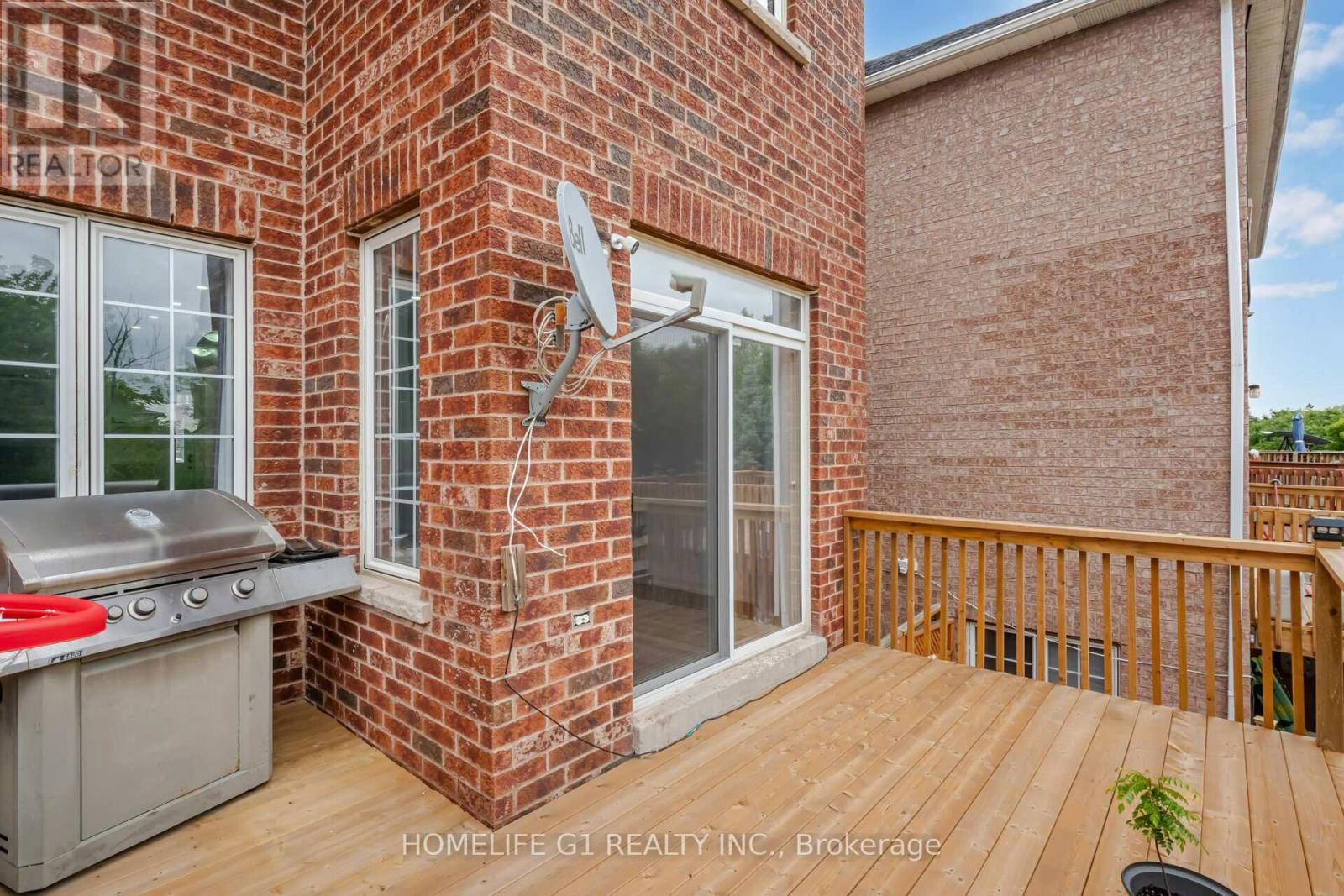 81 EASTVIEW GATE Image 13