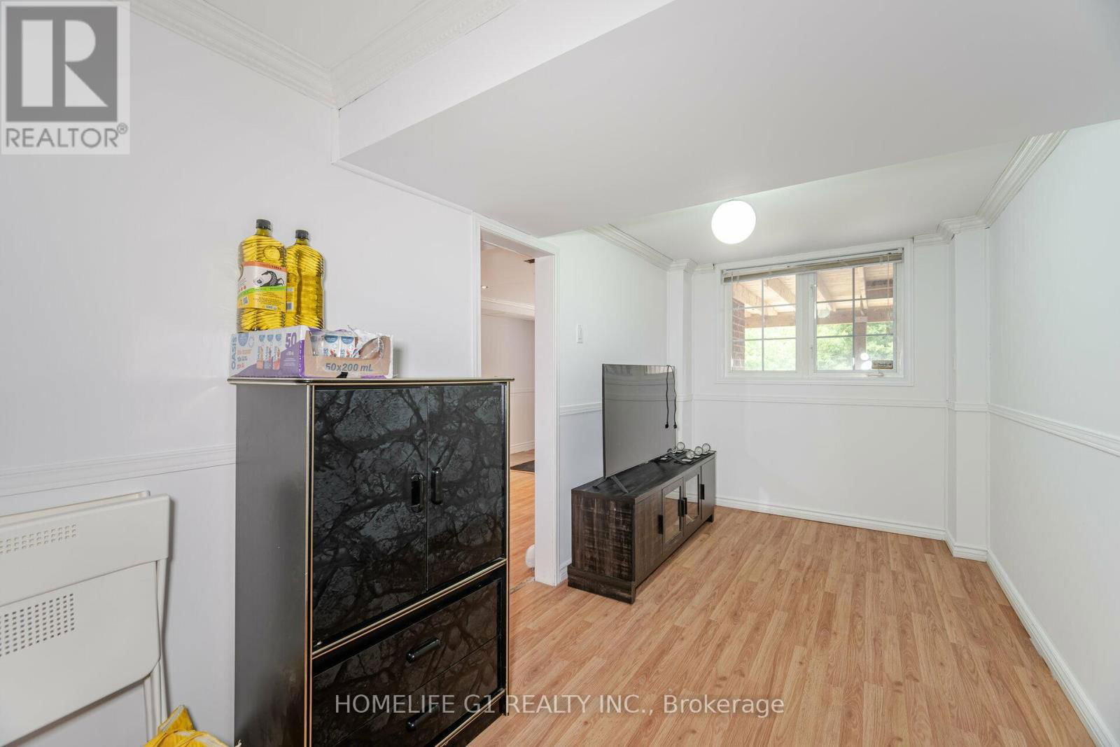 81 EASTVIEW GATE Image 33