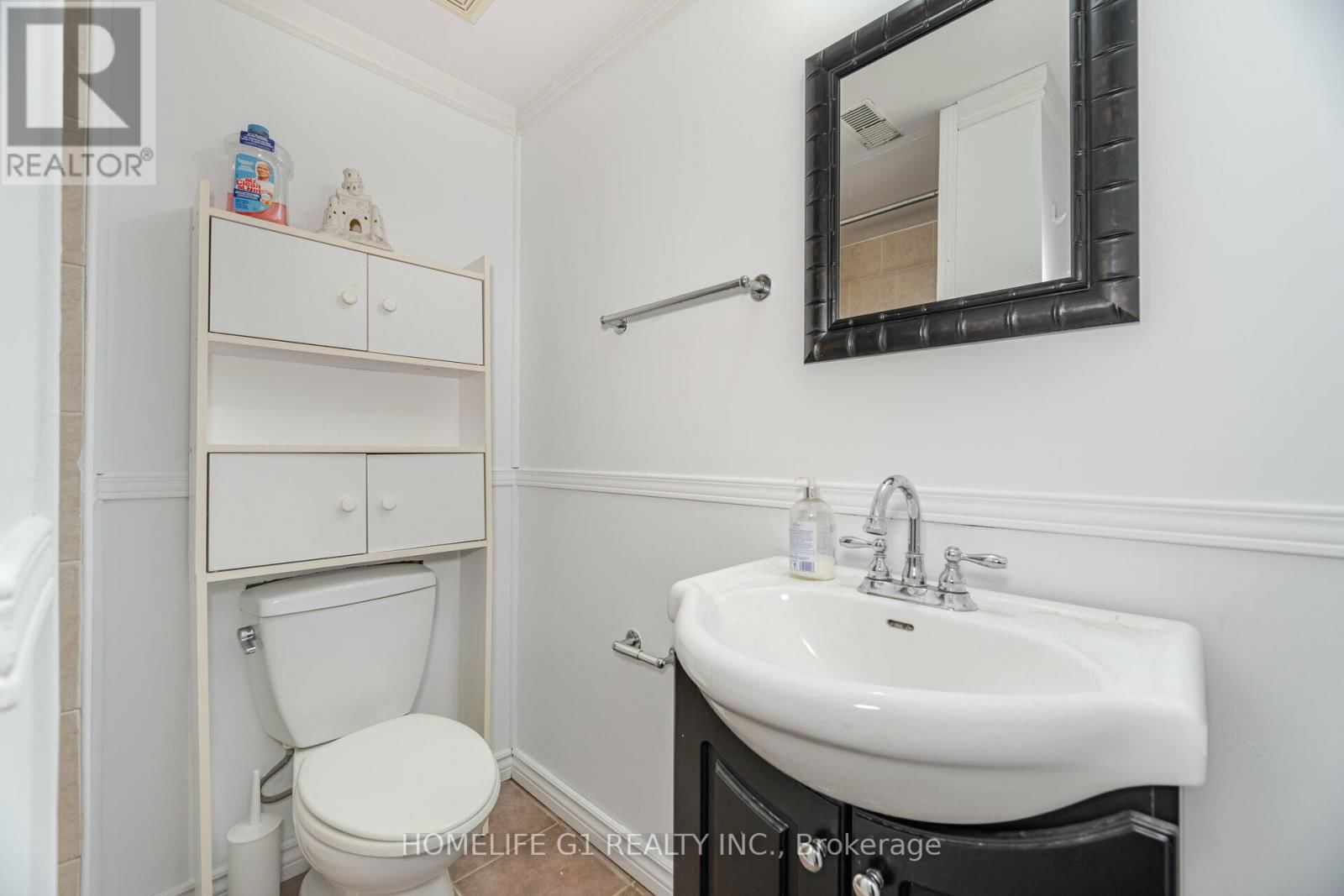 81 EASTVIEW GATE Image 35