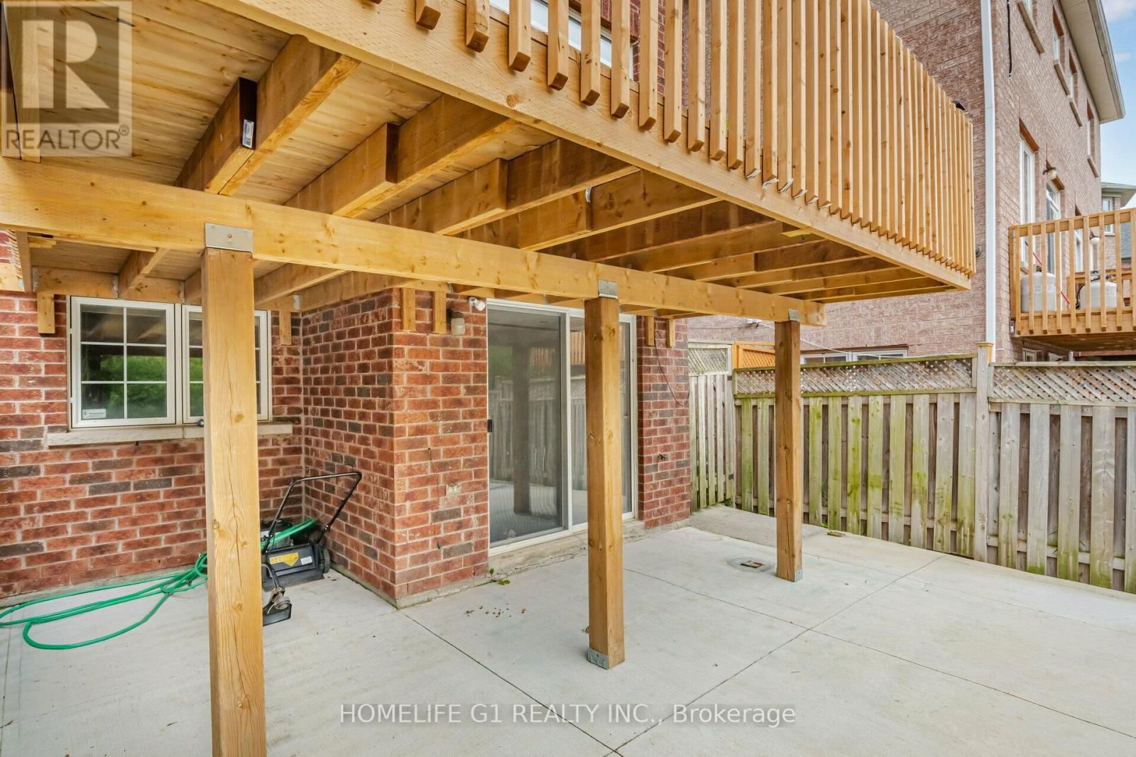 81 EASTVIEW GATE Image 38