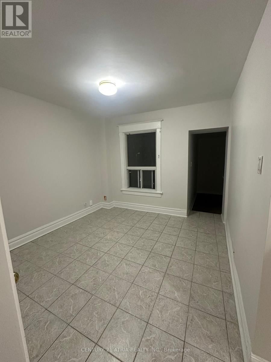 Upper - 218 KEELE STREET Image 2