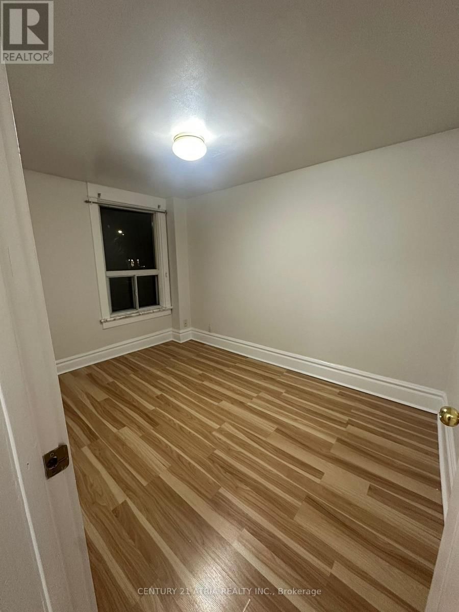 Upper - 218 KEELE STREET Image 4