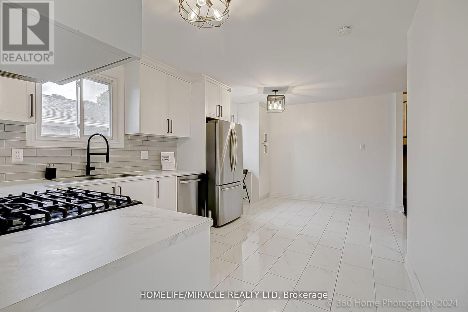 581 HAYWARD CRESCENT Image 11