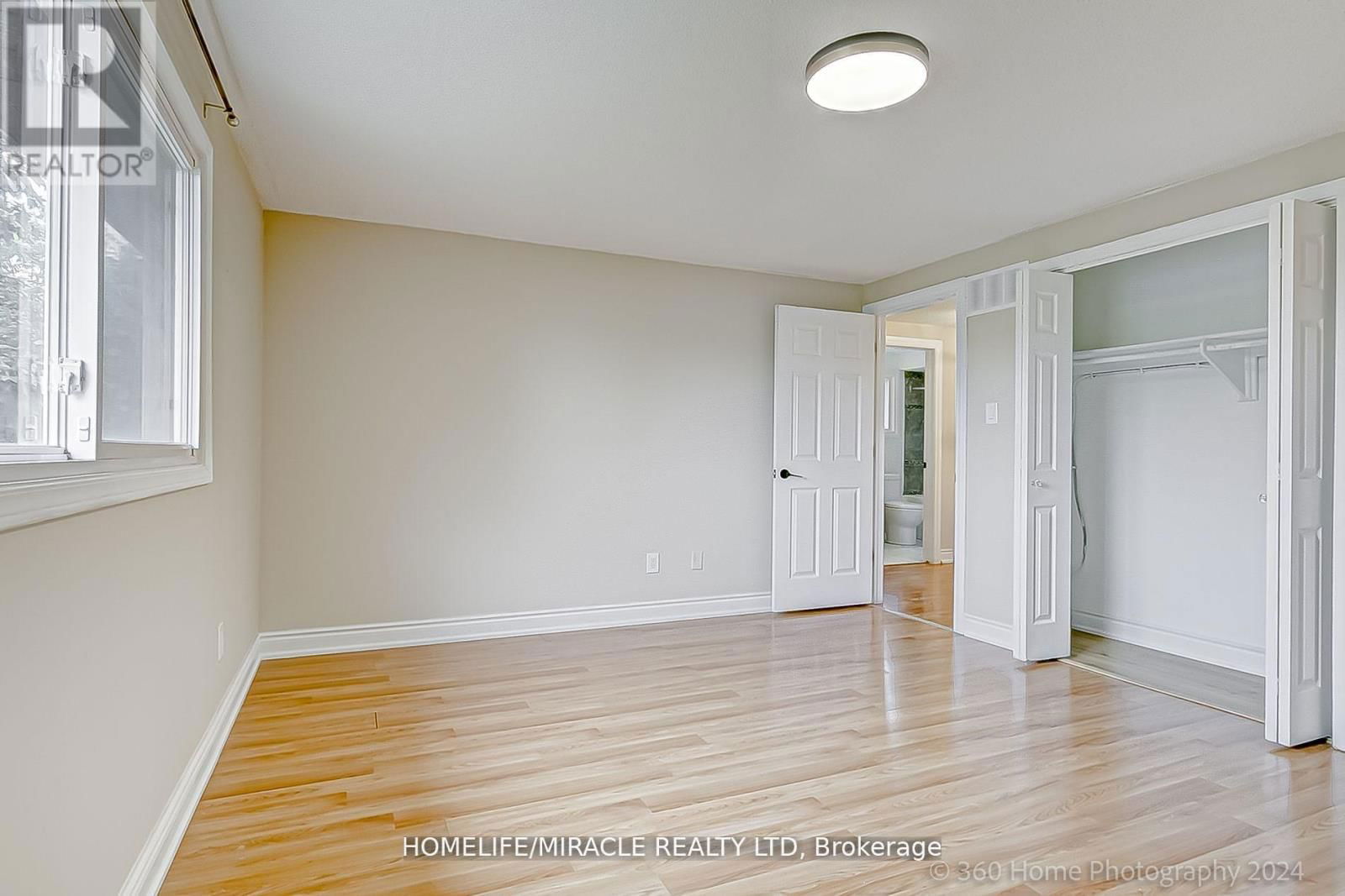 581 HAYWARD CRESCENT Image 16